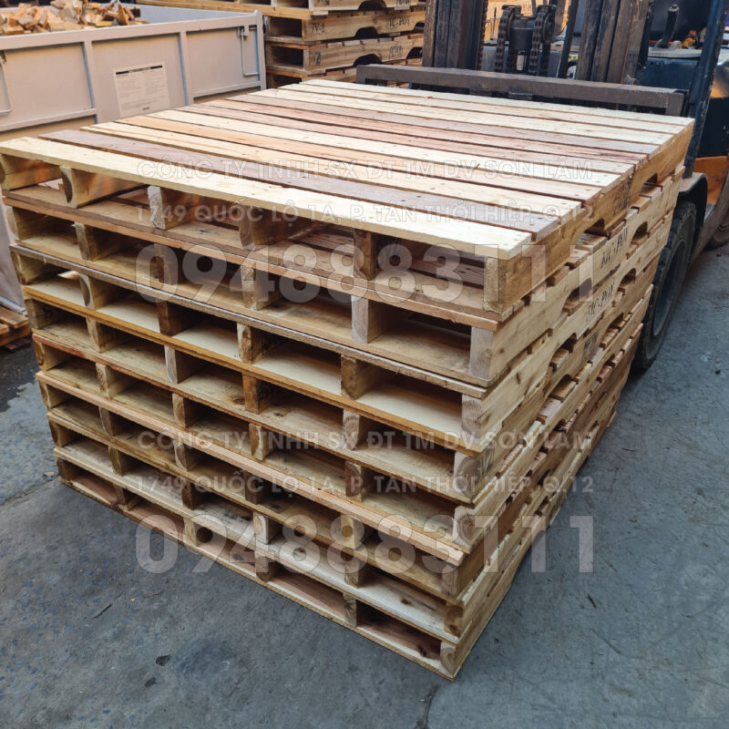 Sơn Lâm chuyên đóng pallet từ gỗ qua sử dụng